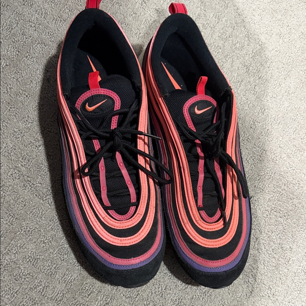 Nike Black and Pink sir max Sneakers
